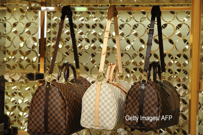 Roman de 35 de ani, retinut de autoritatile belgiene, dupa jefuirea unui magazin Louis Vuitton. VIDEO