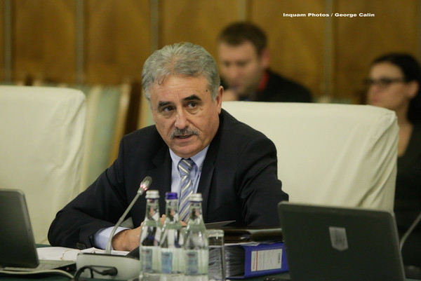 Ministrul Finantelor nu a fost lasat de PSD sa dea explicatii in Parlament despre legea salarizarii. Motivul invocat