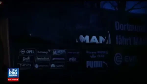 Explozii langa autocarul Borussiei Dortmund. Politia a arestat o persoana cu legaturi islamiste, al doilea suspect e cautat