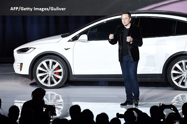 Tensiuni la varful Tesla, dupa ce a devenit cel mai valoros producator auto din SUA. Mesajul controversat al lui Elon Musk