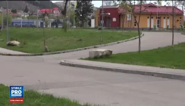 Copila de 12 ani, in stare grava la spital dupa ce si-a prins parul in roata de la kart. Tanara ar putea ramane mutilata