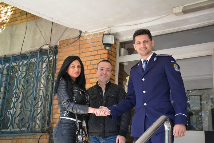 O tanara din Petrosani a predat politistilor aproape 50.000 lei. Greseala uriasa prin care a ajuns in posesia banilor