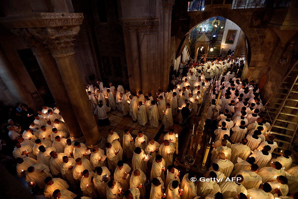 Lumină de la Ierusalim, adusă sâmbătă în România cu un avion special