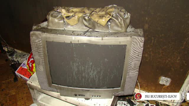 Atentie la locul in care lasati lumanarile aduse de la biserica in noaptea de Inviere. Unde trebuie puse