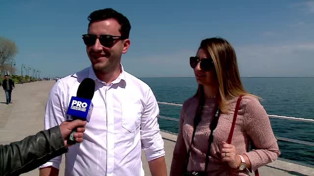 Aventura unui cuplu care a ajuns pe litoral dupa ce a ratat iesirea de pe autostrada. "Era prea frumos afara ca sa ne oprim"