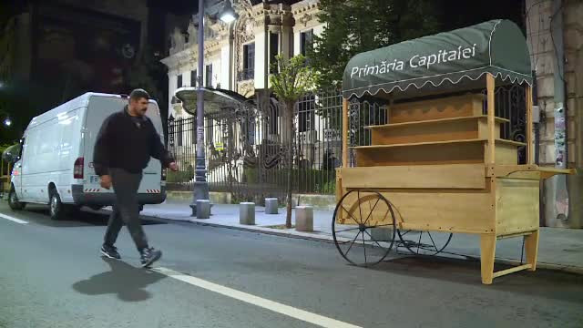 Timp de cateva zile, Calea Victoriei din Bucuresti este doar a pietonilor: "Iti da un aer de alt oras, european