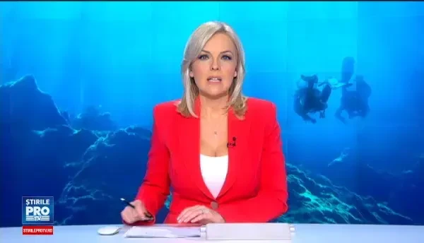 Oua rosii, ciocnite la patru metri sub apa. Imaginile surprinse de doi scafandri romani