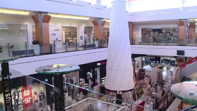 În Polonia s-a dat o lege care va forţa marile magazine să se închidă duminica