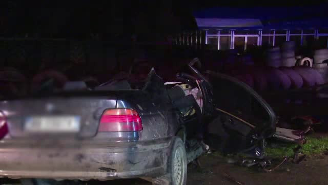 Politia are o noua ipoteza in cazul accidentului in care au murit patru tineri. Cine s-ar fi aflat de fapt la volan