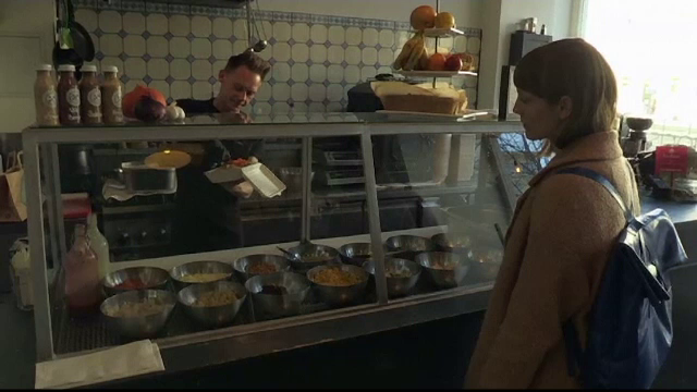 Aplicatia care spune unde poti sa mananci ieftin, inventata de un german. Ce informatii furnizeaza si unde este disponibila