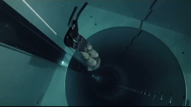 Piscina cu o adancime de 42 de metri, excelenta pentru a explora adancurile. Unde a fost construita