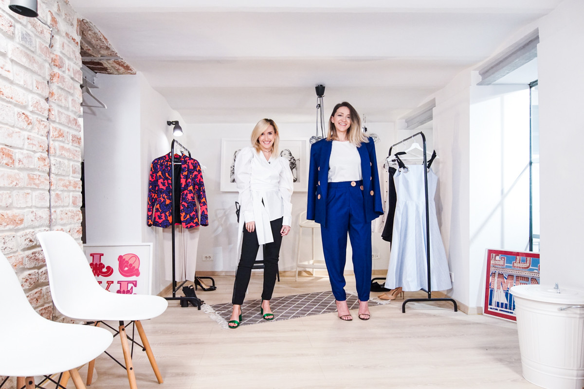 VIDEO- TREND CHALLENGE: Ce purtam la birou