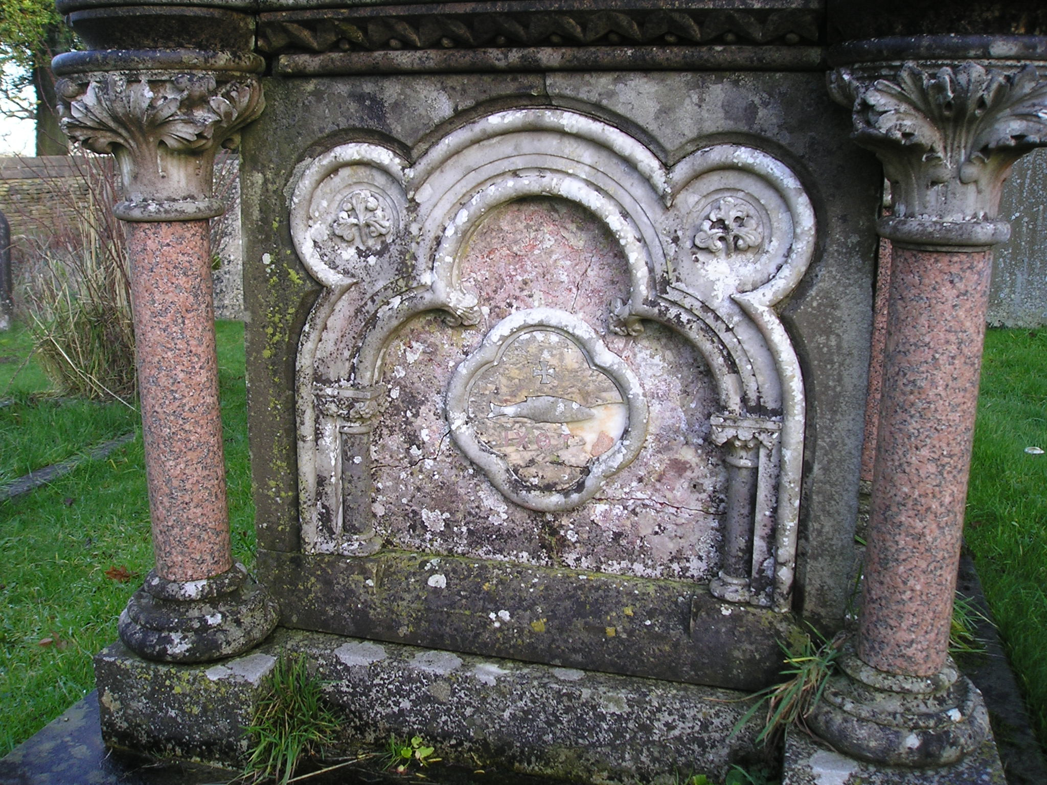 Surpriza de proportii. Ce s-a descoperit intr-un mormant vechi de 3.500 de ani