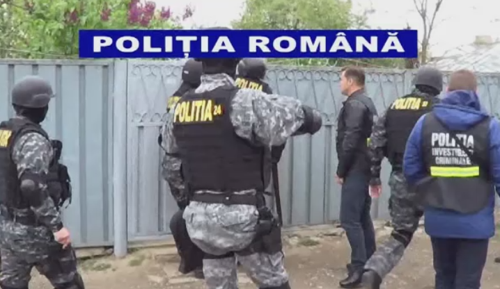 Ideea unor soti din Galati pentru a face bani usor. Ce a urmat dupa ce femeia si-a oferit serviciile sexuale pe internet