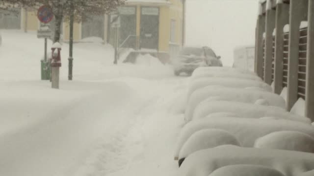 Ninsori puternice in aproape toata Europa. Mai multe sate din Croatia au fost izolate de nameti