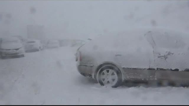 Viscolul din Slovacia a provocat un grav accident de circulatie. 40 de masini au fost implicate intr-un urias carambol