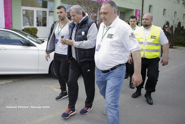 Ilie Nastase, evacuat dupa injuraturi la FedCup. Meciul Cirstea-Konta, intrerupt dupa ce britanica a inceput sa planga