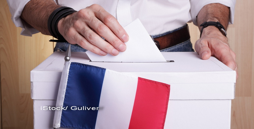 Alegeri prezidentiale in Franta. Urnele s-au inchis. Proiectii: Emmanuel Macron si Marine Le Pen se lupta in turul II