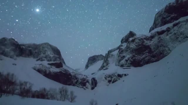 Lyride: fenomen spectaculos surprins pe cerul Chinei. Praful cometei Thatcher a ars la intrarea in atmosfera