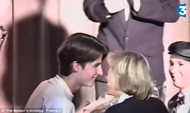 Emmanuel Macron, 15 ani