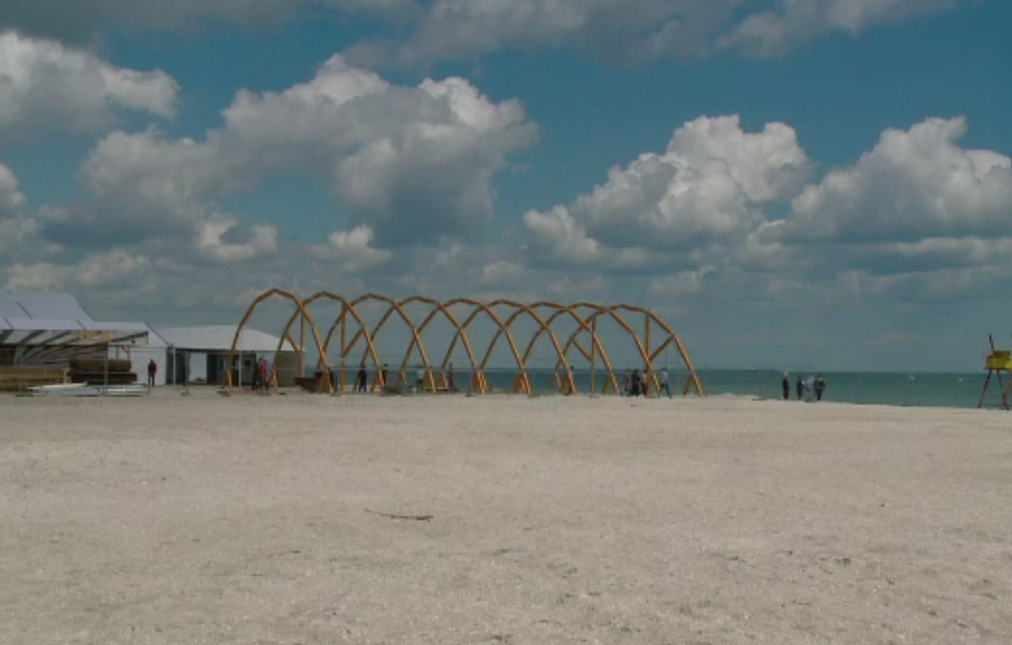 Pregatiri intense pe litoral pentru 1 mai. Hotelurile si pensiunile din Mamaia, rezervate in proportie de 80%