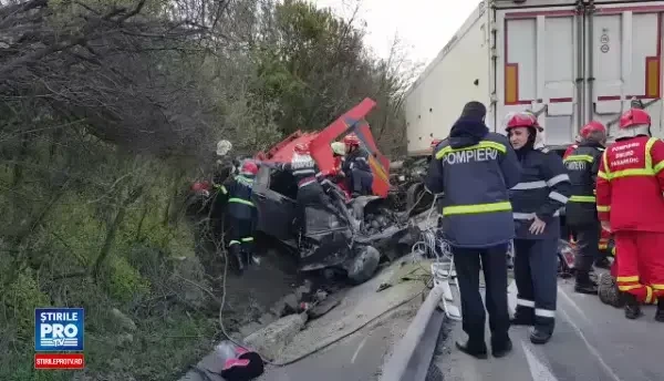 Cinci morti si un ranit - bilantul accidentului din judetul Olt. PLANUL ROSU de interventie a fost activat