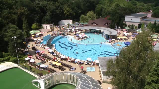Idei pentru vacanta de 1 mai. Ofertele turistice pentru apele termale de la Baile Felix sunt pentru toate buzunarele