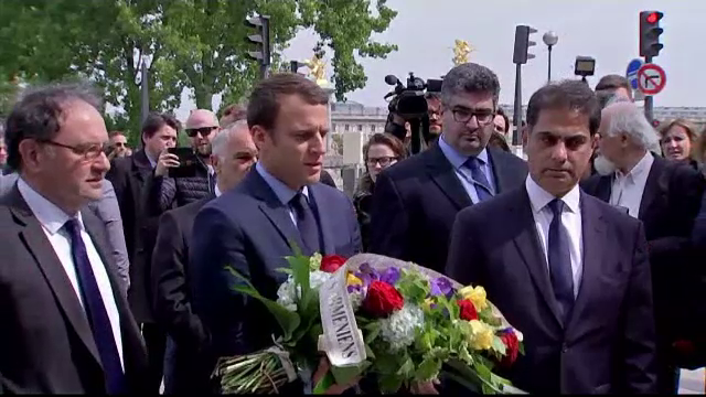 Macron si Le Pen, la comemorarea politistului ucis in atentatul de pe Champs Elysees. Ce mesaje le-au transmis alegatorilor