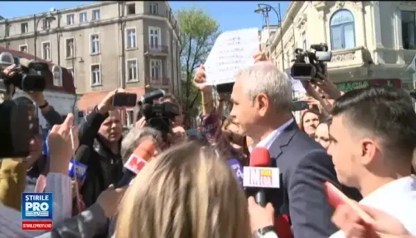 Un jurnalist i-a spus lui Liviu Dragnea ca este un infractor, la iesirea din sediul ICCJ. Reactia presedintelui PSD