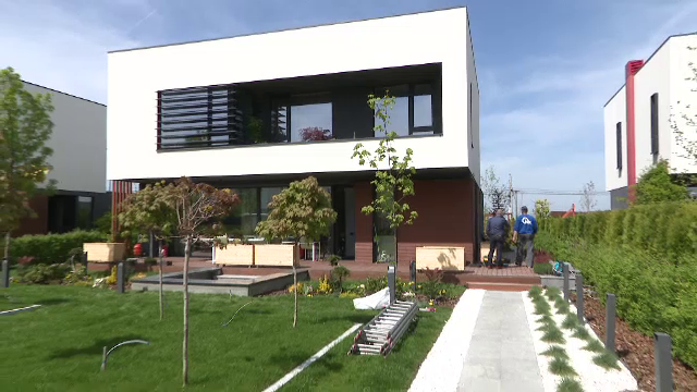 Romanii, tot mai atrasi de locuintele inteligente. Cat costa o casa cu aerisire prin pereti si caldura activata de mobil