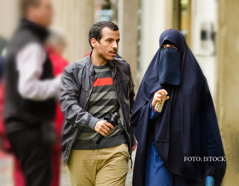 Germania vrea sa interzica purtarea valului integral pentru functionari si militari. Cum justifica politicienii masura