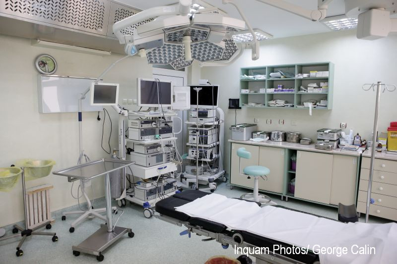 Fotografia care a emotionat internetul. Ce gest a facut un baiat pentru tatal sau bolnav de leucemie. FOTO