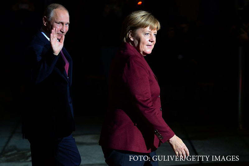 Merkel urmeaza sa discute cu Putin, marti, despre conflictele din Ucraina si Siria. Ce alte subiecte vor mai dezbate