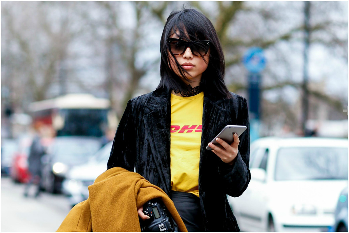 Despre geanta Balenciaga inspirata de Ikea si puterea unui tricou DHL in lumea modei