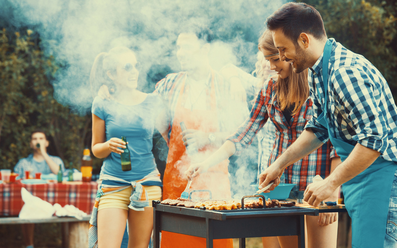 Vanzarile la carnea pentru mici au explodat in ultimele zile. Care sunt preturile pentru gratare