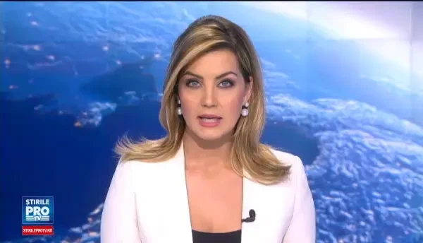 Panica in curtea spitalului din Focsani. Masina unei femei care venise cu copilul la urgenta a luat foc in parcare