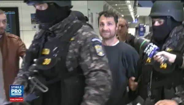 Am mers incet, n-am fugit. Ce au gasit politistii in locuinta interlopului brasovean Alen Moisin, capturat in Spania