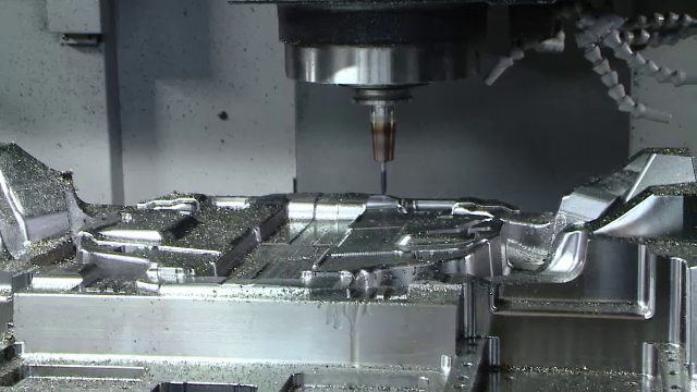 Povestea lui Constantin Vasile, un roman de succes pentru care italienii au deschis o fabrica la Iasi