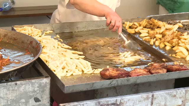 Preparatele pe care le puteti gasi la targul din parcul IOR. "Incercam sa aducem Vama Veche la Bucuresti"