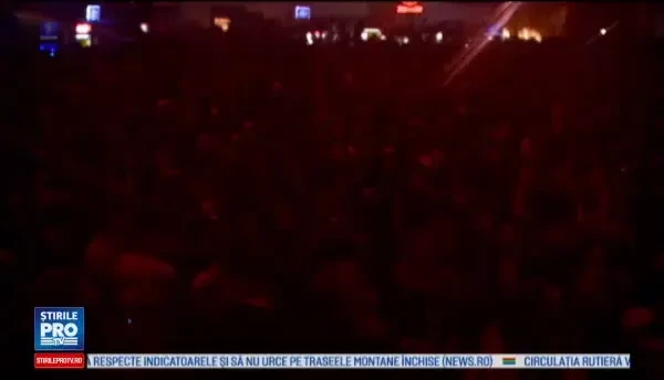 Temperaturile scazute de pe litoral nu le-au dat batai de cap tinerilor pregatiti de distractie. Cum s-au incalzit