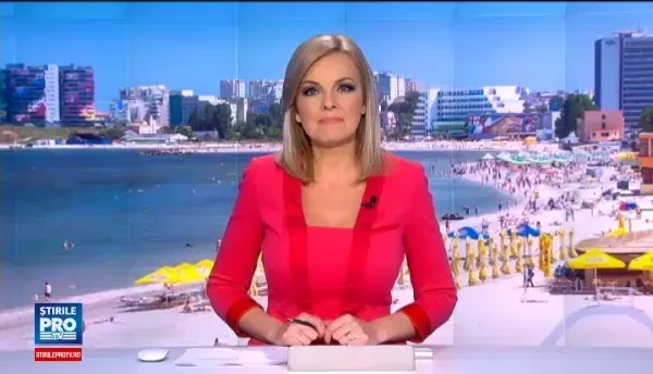 Petrecerea a continuat la Mamaia, pe plaja invaluita de ceata. Ce buget a pregatit un tanat pentru 4 zile pe litoral