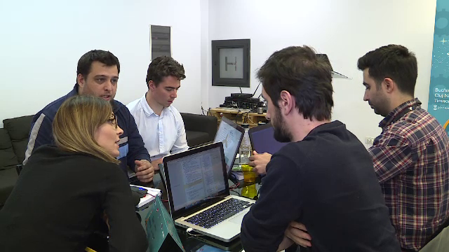 Aplicatia pentru pompieri, ideea unor romani, in finala concursului NASA "Space Apps Challenge"