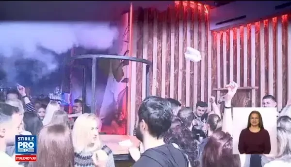 Bauturi scumpe si tinute extravagante. Cluburile cu pretentii din Mamaia, pline cu tineri dornici de distractie