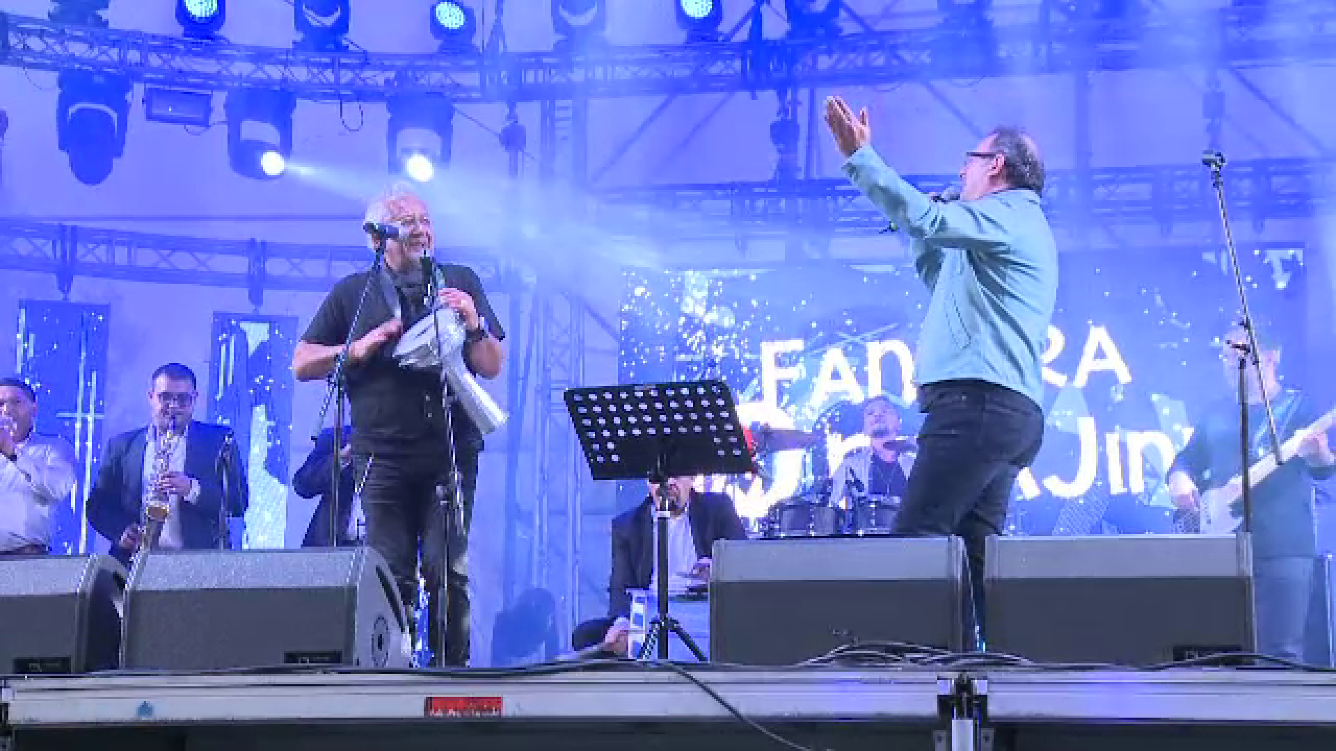 Cei care nu au plecat la mare s-au distrat alaturi de Goran Bregovic in Parcul Izvor. Turist strain: "Multumesc, Romania"