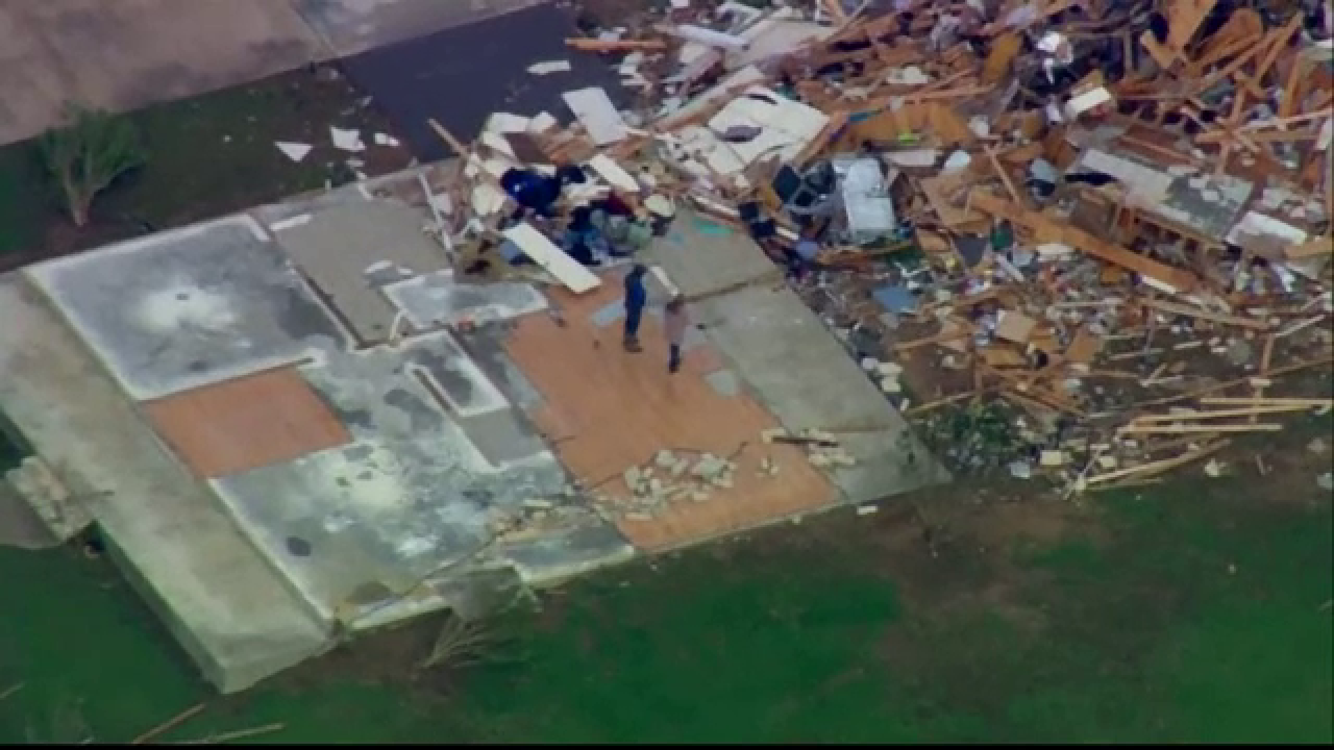 Statul Texas, devastat de tornade si furtuni. Cel putin patru persoane au murit, iar alte cateva zeci sunt ranite