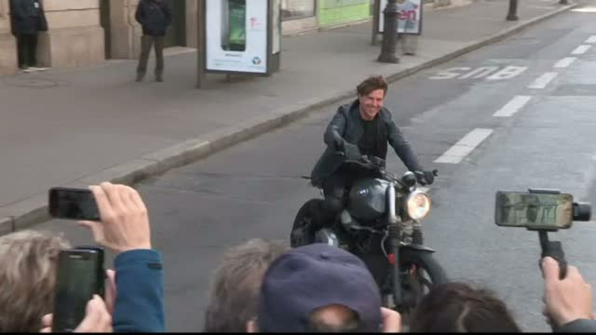 Tom Cruise a revenit in pielea persoanjului Ethan Hunt. Ipostazele in care a fost filmat actorul