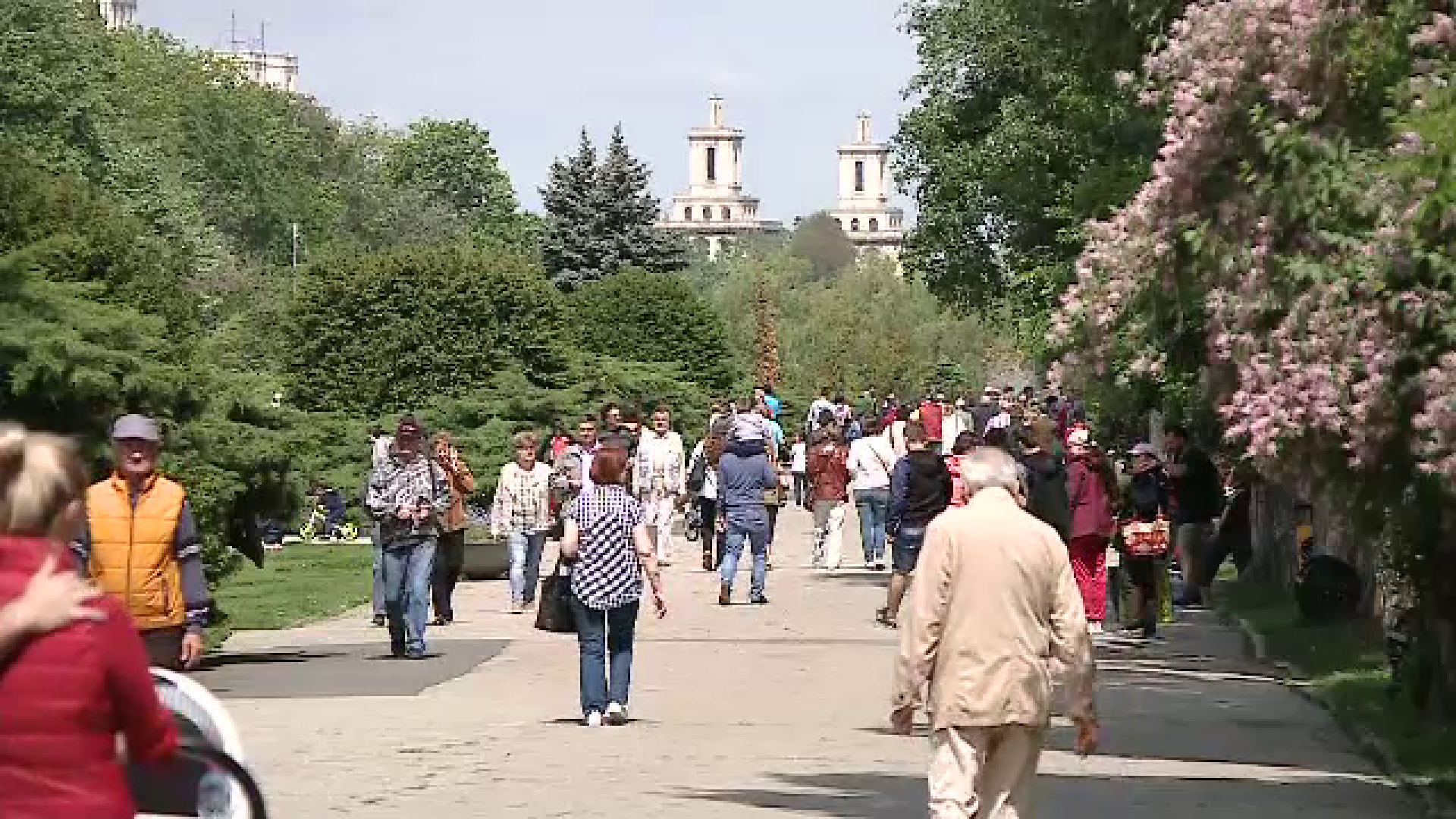 Parcul Herastrau, locul unde va puteti deconecta. Muzeul Satului este deschis, iar pe seara vor fi reprezentatii de teatru