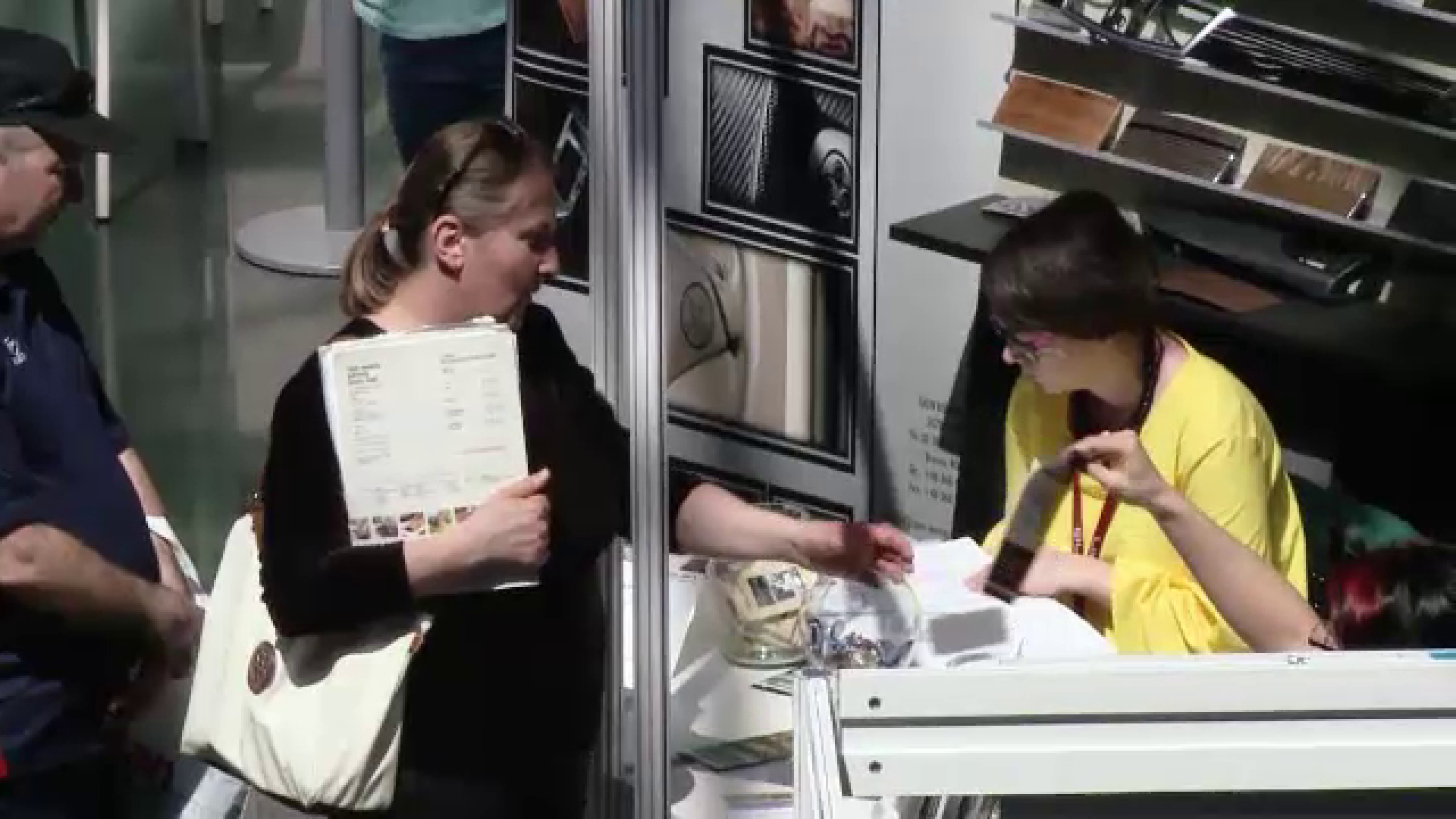 Motivul pentru care companiile romanesti nu precizeaza salariul in anuntul de angajare: "Daca ii tare, nu-ti primesc CV-ul"