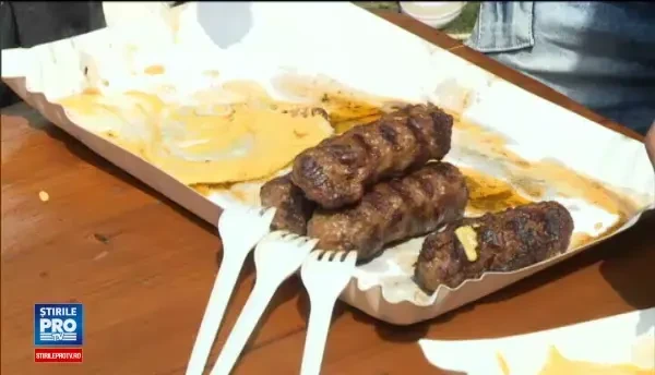 Concurs de mancat mici - viteza, in Capitala. Cati mititei a devorat campionul in cateva secunde si ce premiu a primit