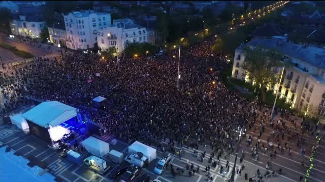 Protest masiv la Budapesta. Mii de oameni au marsaluit pe strazile din capitala Ungariei intr-o manifestatie pro UE